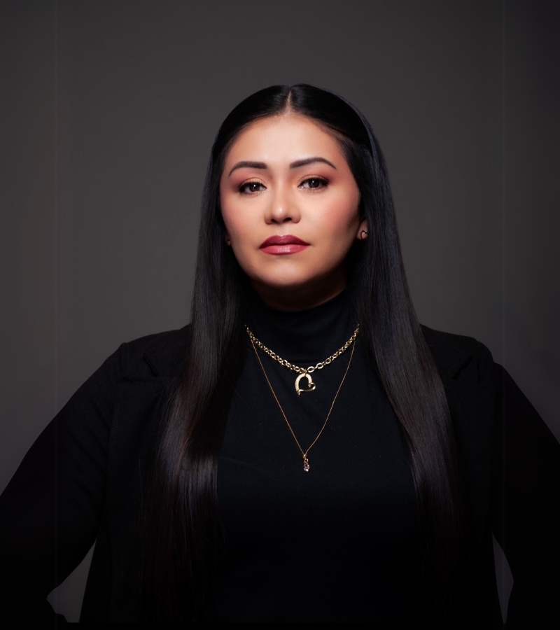 Maquilladora profesional en Bogotá especializada en maquillaje social, novias, artístico y editorial. Más de 5 años de experiencia realzando la belleza de cada cliente con técnica, creatividad y productos de alta calidad.