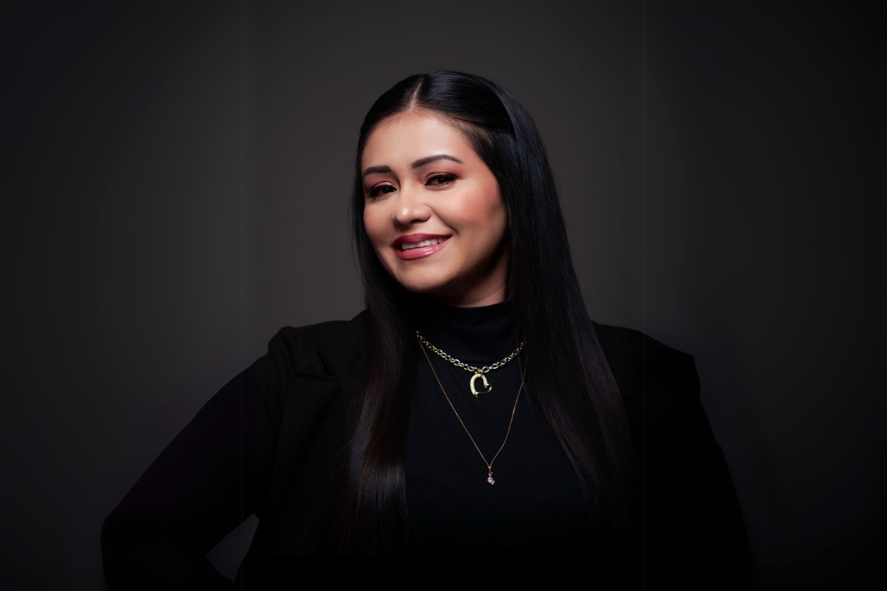 Imágenes de trabajos realizados por maquilladora profesional en Bogotá. Maquillaje para novias, eventos, sociales, editoriales y más, con técnicas personalizadas y productos de alta calidad.